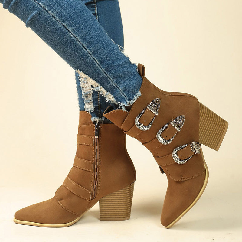 Bota feminina salto grosso com fivela