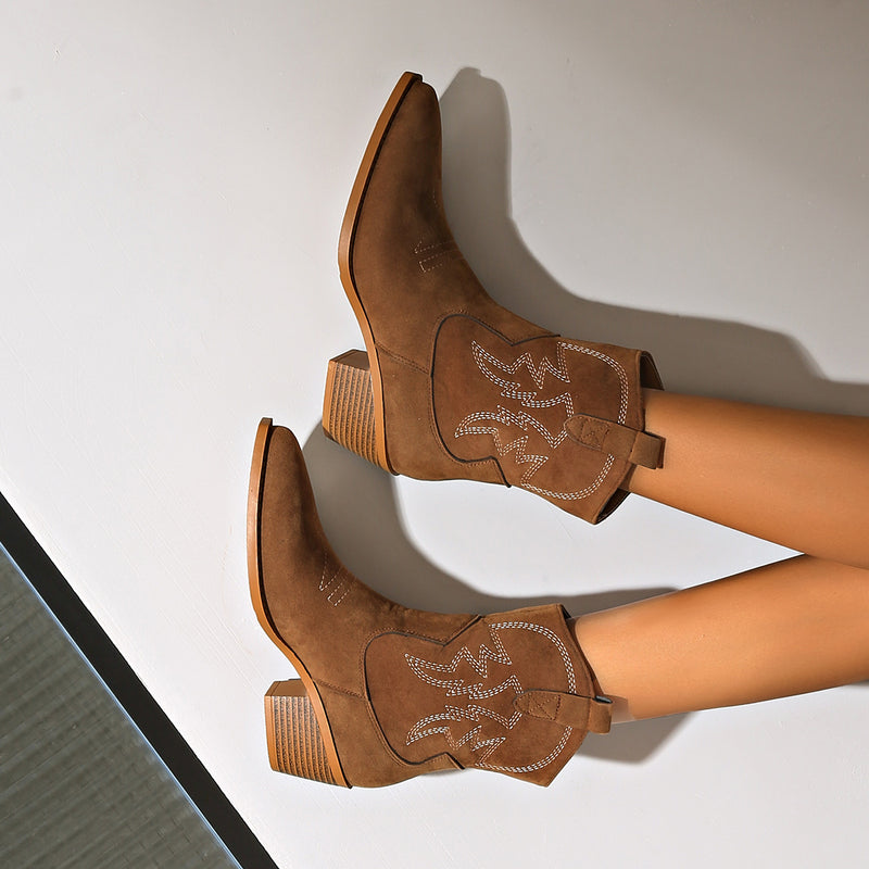 BOTA Feminina cano curto, estilo Western, Country com tecido em Suede.